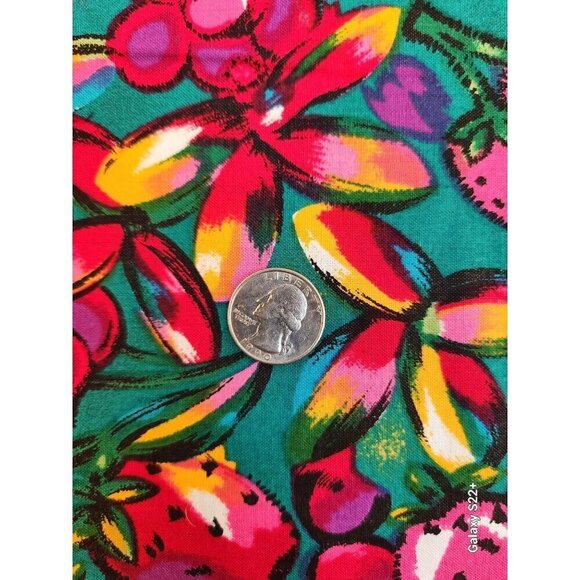 "Robert Kaufman Fruit & Floral Cotton Fabric 29 x 44 inch Bright Red Green & Mul - Picture 2 of 5